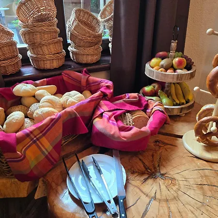 Zur Goldenen Sonne Lejlighedshotel 3*