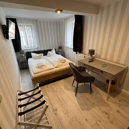 Zur Goldenen Sonne Bed & Breakfast 3*