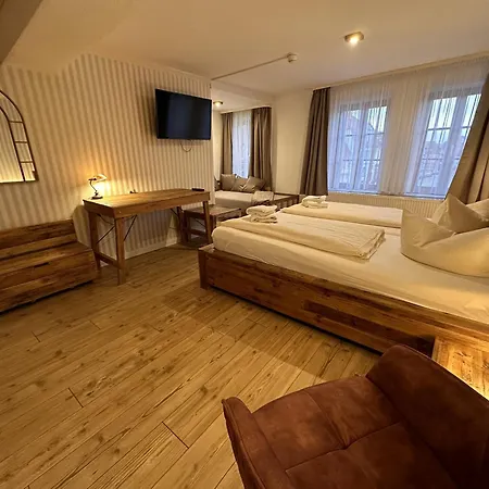 Zur Goldenen Sonne Panzió 3*