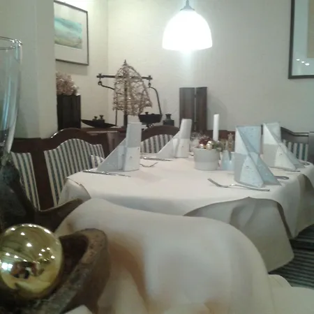 Zur Goldenen Sonne לינה וארוחת בוקר
