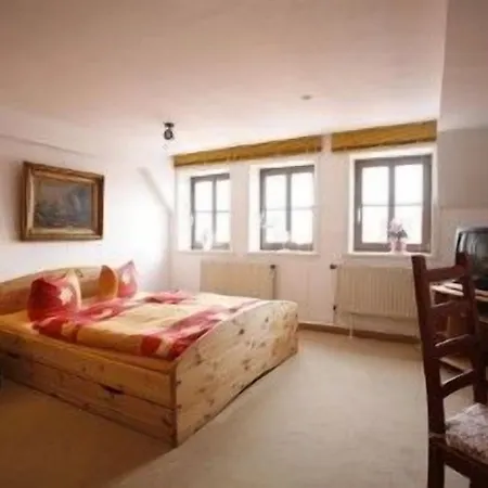 Zur Goldenen Sonne Bed & Breakfast 3*