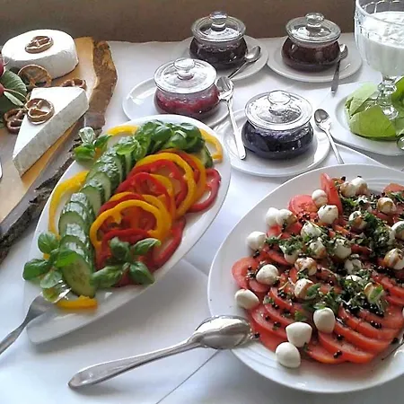 Zur Goldenen Sonne Bed & Breakfast 3*