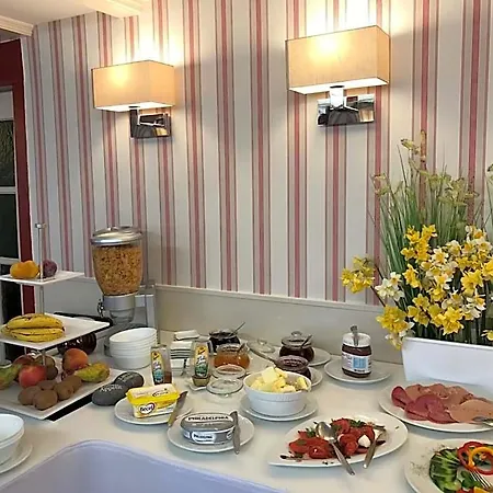 Zur Goldenen Sonne Bed & Breakfast 3*