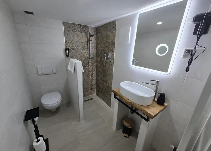 住宿加早餐酒店 Zur Goldenen Sonne 3*